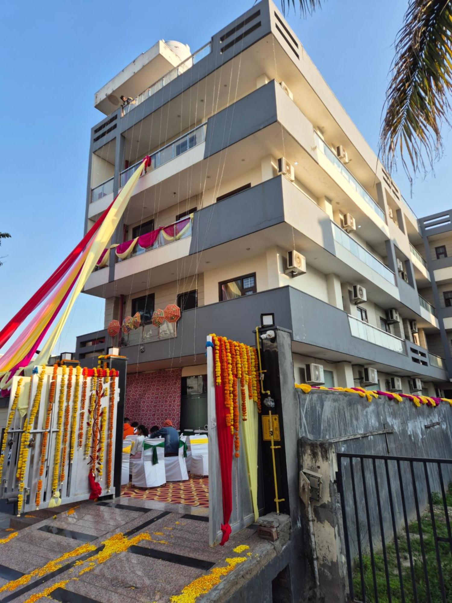 Hotel The Vertigo By Boom Rooms ノイダ エクステリア 写真